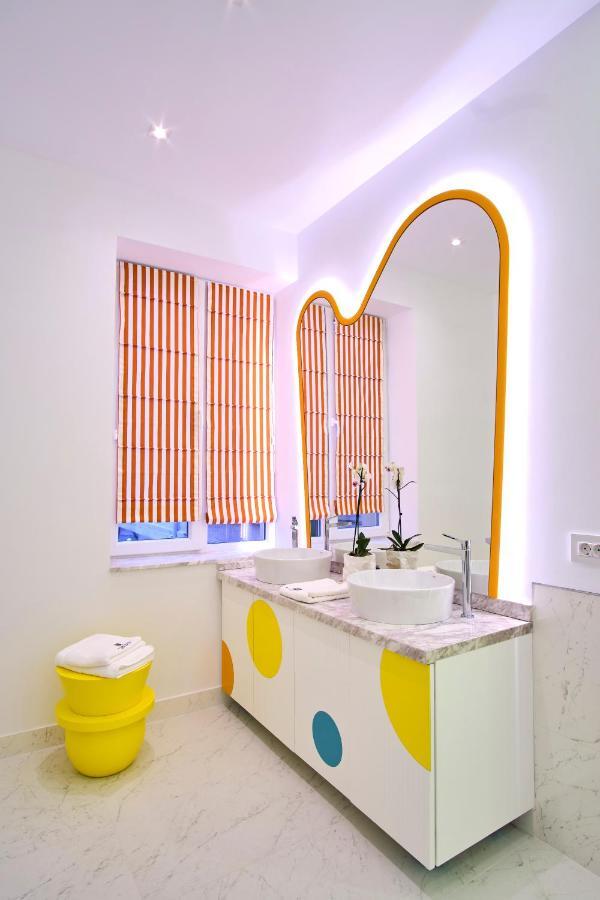 Vilacrosse Boutique Inn Bukarest Exteriör bild