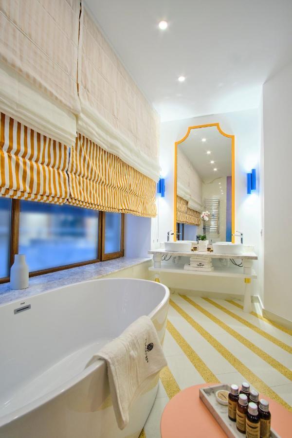 Vilacrosse Boutique Inn Bukarest Exteriör bild
